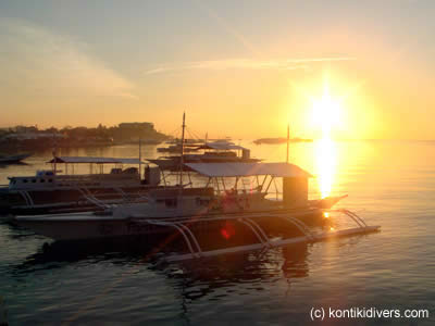 dive boat at kontiki divers in mactan cebu