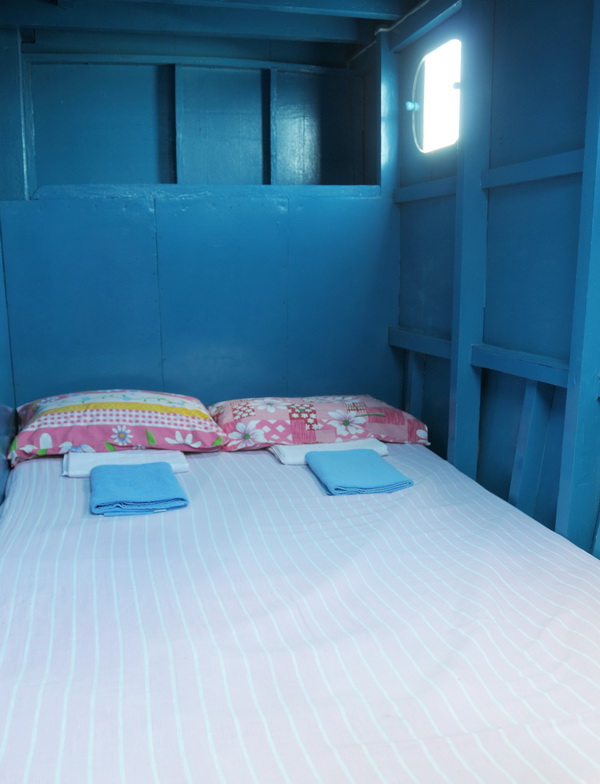 sleeping in bunks on board the dive safari vessel