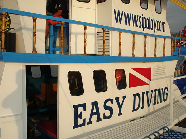 Savedra's partner for dive safaris: Easy Diving